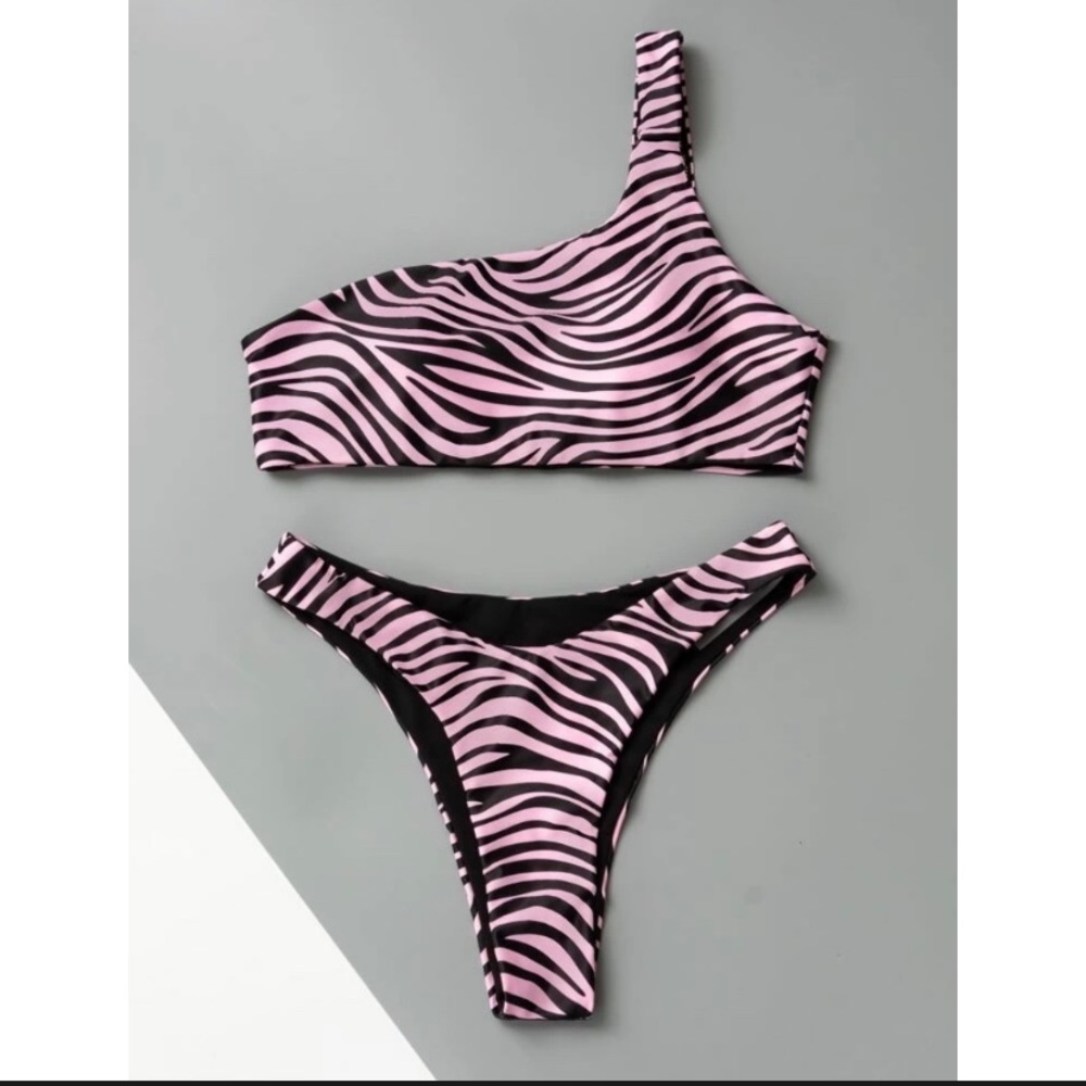 One Shoulder Bikini Swimsuit